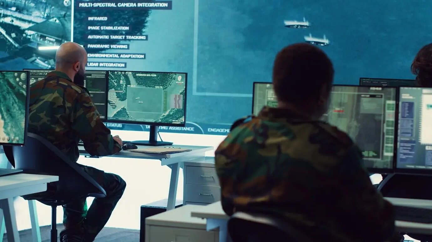Группа солдат, осуществляющих управление воздушным и морским движением для военных операций.